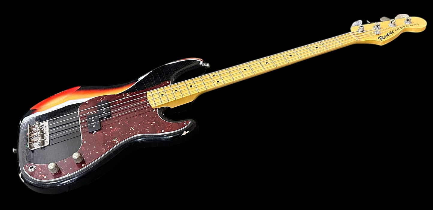 RetroVibe® Decision Bass Black over Sunburst MapleNeck