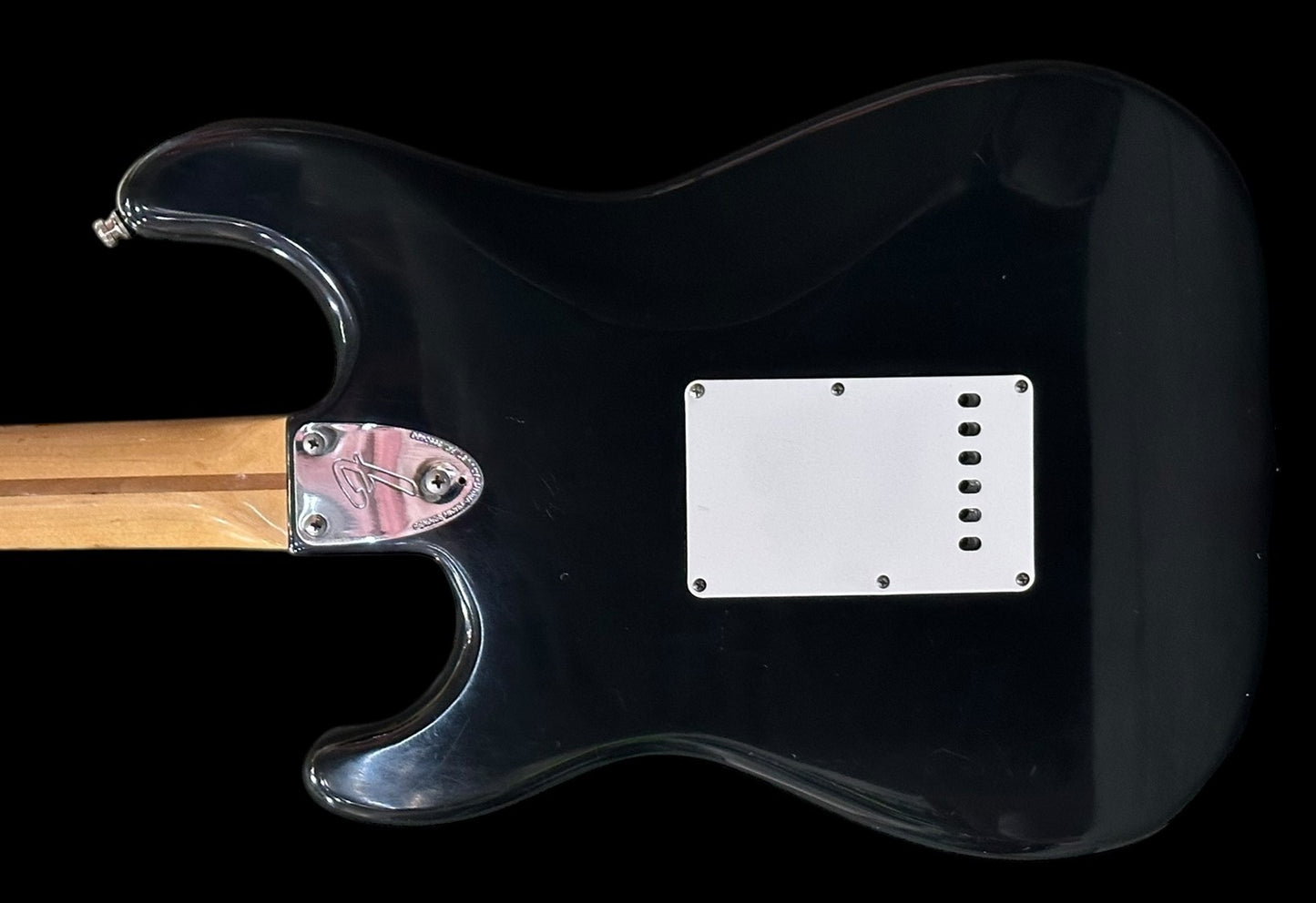 1977 Fender® Stratocaster Black with Rosewood Neck