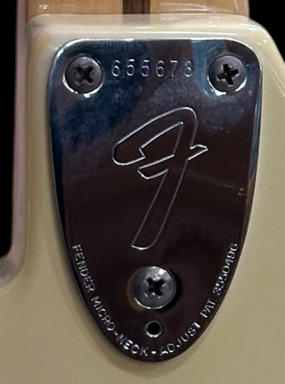 1975 Fender® Stratocaster Olympic White