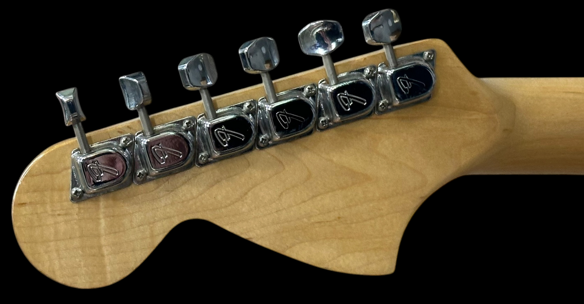 1975 Fender® Stratocaster Olympic White