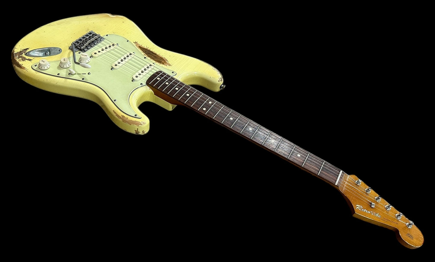 RetroVibe® Iconacaster Vintage White Rosewood